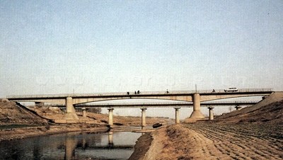 五陵衛(wèi)河橋